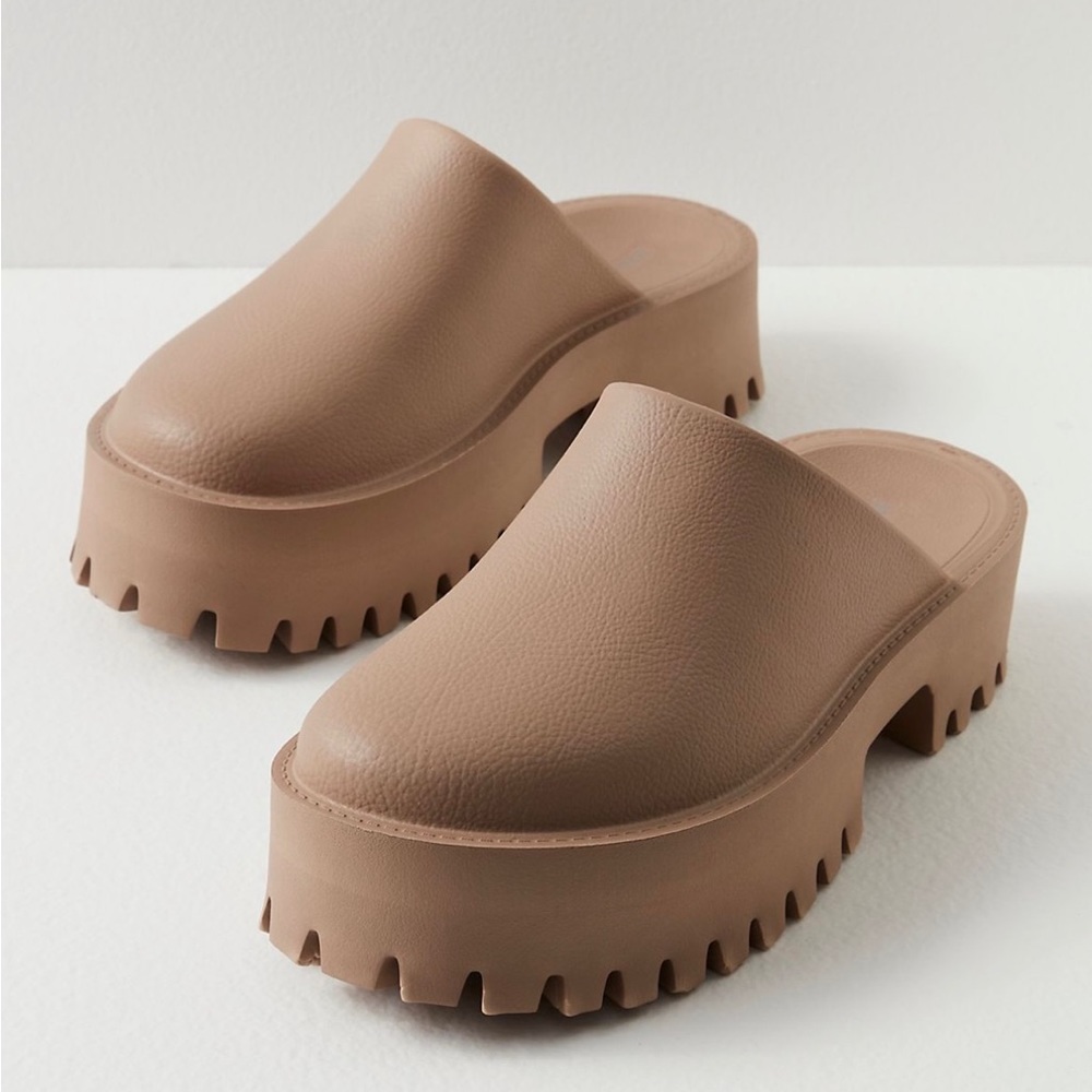 Jeffery Campbell Clogge!!